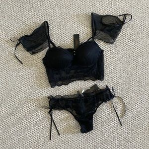 New Intimissimi lingerie set.. Top size 36B & Bottom size M